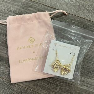 Kendra Scott X LoveShack Fancy Bow Necklace